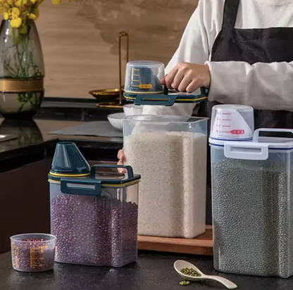 2kg Dog Cat Food Pail Plastic Storage Tank with Measuring Cup Container Moisture-proof Sealed Jar
